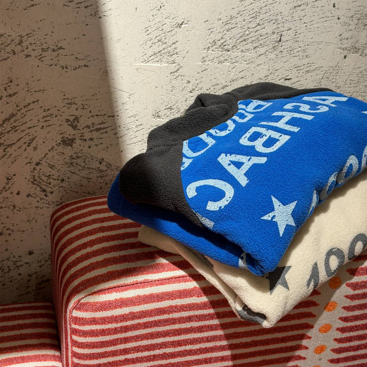 -長袖Tシャツ フリース素材 ラグラン袖 プリントロゴ ハイネック【mh0011410】 - mamahalo shop - 長袖Tシャツ -  べビー服 - 子供服 - 男の子 - 女の子