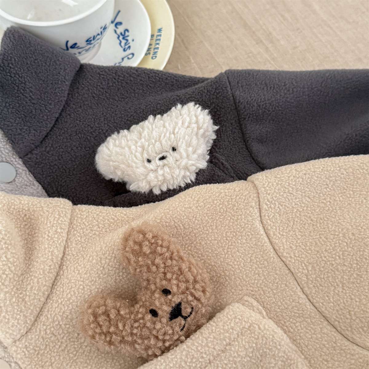 -フリースプルオーバー ハイネック スナップボタン もこもこワッペン【mh0011428】 - mamahalo shop - トレーナー・フーディ -  べビー服 - 子供服 - 男の子 - 女の子