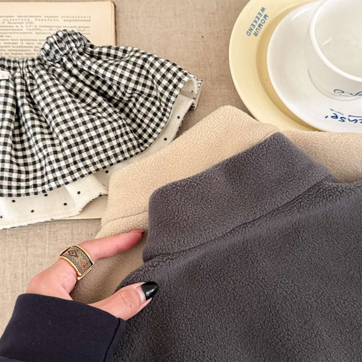 -フリースプルオーバー ハイネック スナップボタン もこもこワッペン【mh0011428】 - mamahalo shop - トレーナー・フーディ -  べビー服 - 子供服 - 男の子 - 女の子