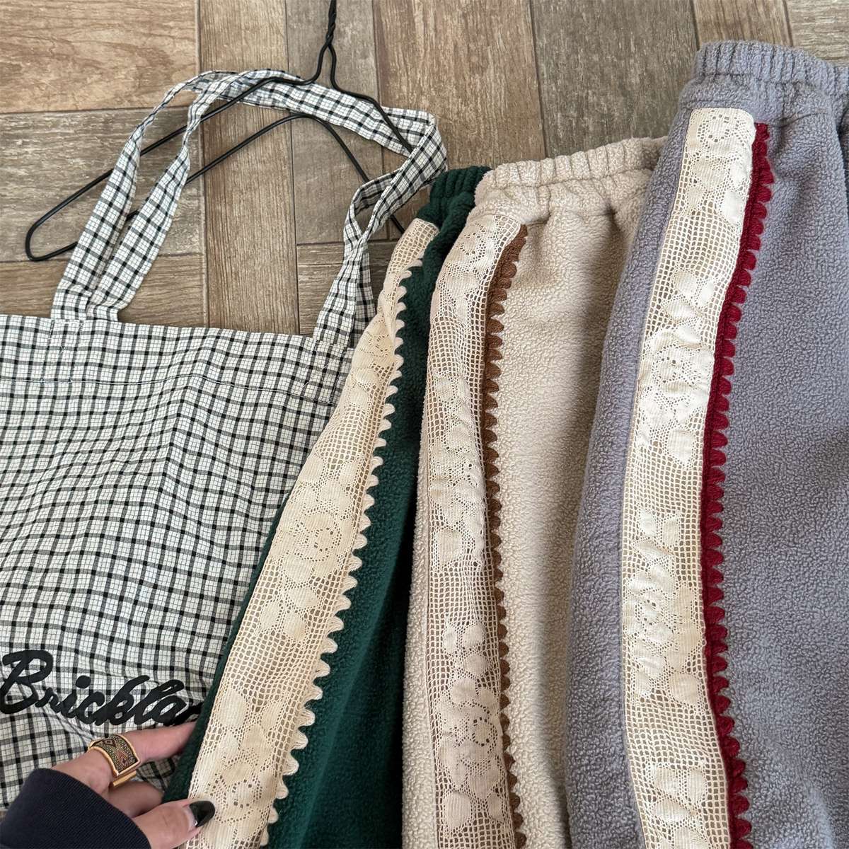 -フリーススウェットパンツ サイドレースデザイン あったか長ズボン【mh0011427】 - mamahalo shop - ロングパンツ・スウェットパンツ -  べビー服 - 子供服 - 男の子 - 女の子