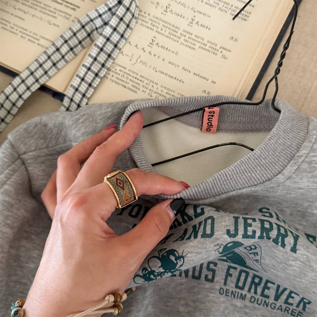 -長袖スウェットトレーナー 裏起毛 プリントロゴ入り カジュアルトップス【mh0011399】 - mamahalo shop - トレーナー・フーディ -  べビー服 - 子供服 - 男の子 - 女の子