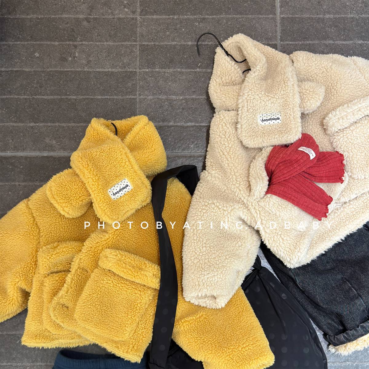 -シープボアジャケット 2点セット もこもこアウター ビッグポケット マフラーセット【mh0011408】 - mamahalo shop - ショートコート・ジャケット・ジャンパー -  べビー服 - 子供服 - 男の子 - 女の子