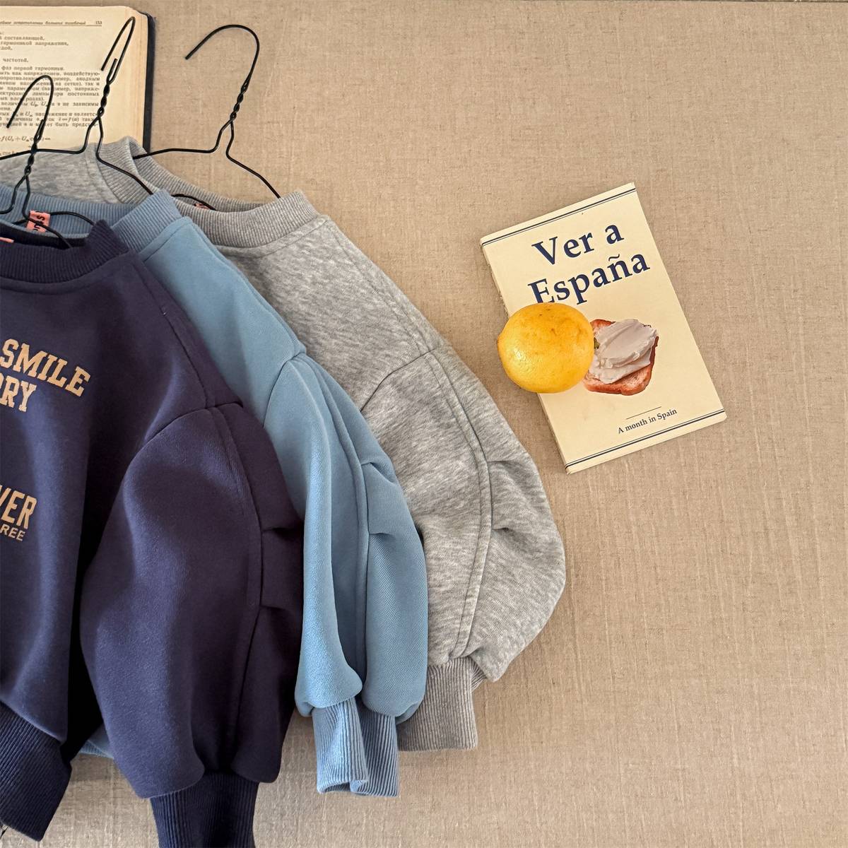 -長袖スウェットトレーナー 裏起毛 プリントロゴ入り カジュアルトップス【mh0011399】 - mamahalo shop - トレーナー・フーディ -  べビー服 - 子供服 - 男の子 - 女の子