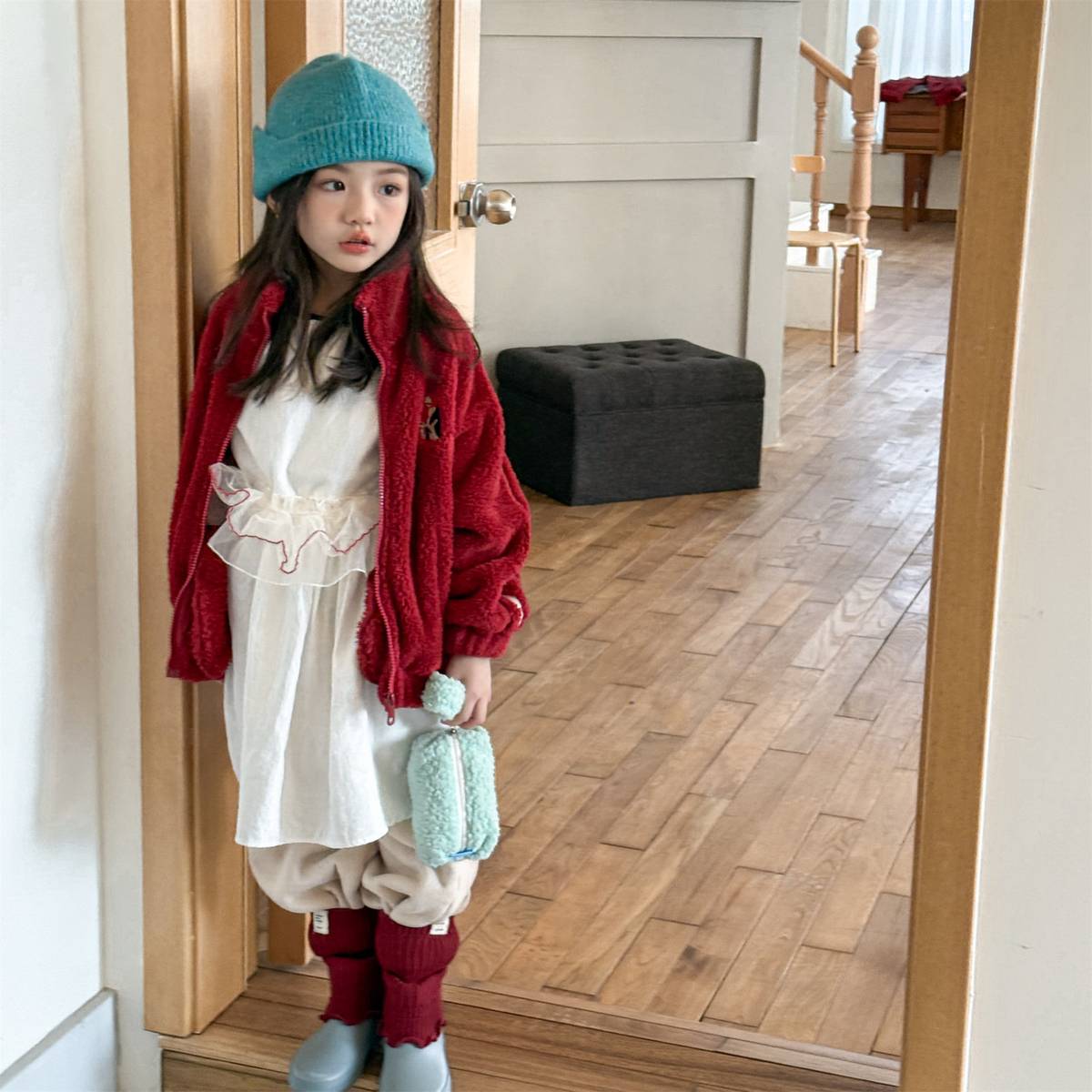 -ボアジャケット アウター ジップアップ 腕ライン 刺繍入り もこもこ素材【mh0011398】 - mamahalo shop - ショートコート・ジャケット・ジャンパー -  べビー服 - 子供服 - 男の子 - 女の子