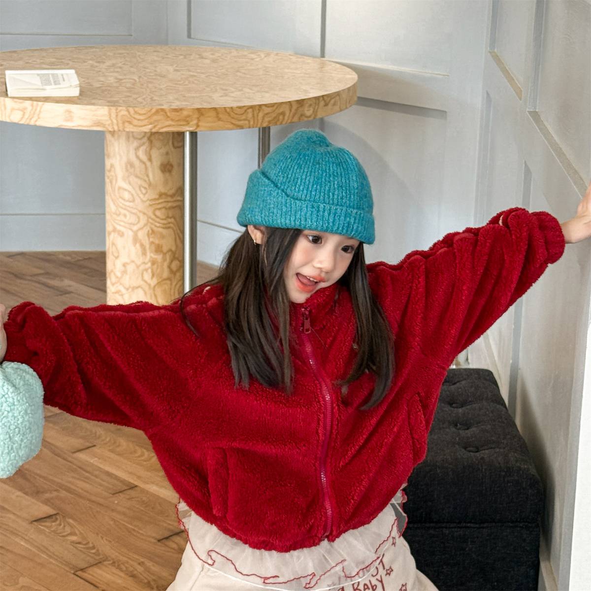 -ボアジャケット アウター ジップアップ 腕ライン 刺繍入り もこもこ素材【mh0011398】 - mamahalo shop - ショートコート・ジャケット・ジャンパー -  べビー服 - 子供服 - 男の子 - 女の子