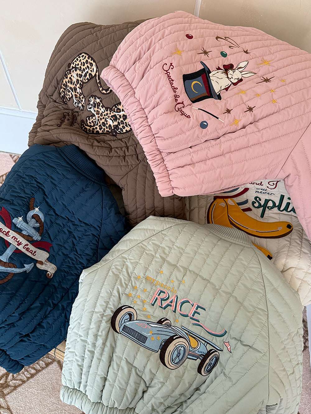 Long-sleeved quilted jacket | Padded and fully embroidered | Character print outerwear [mh0011467]