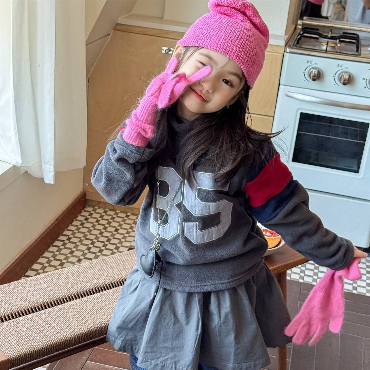 -長袖フリース プルオーバー ナンバーワッペン ハイネック スリーブデザイン【mh0011409】 - mamahalo shop - トレーナー・フーディ -  べビー服 - 子供服 - 男の子 - 女の子