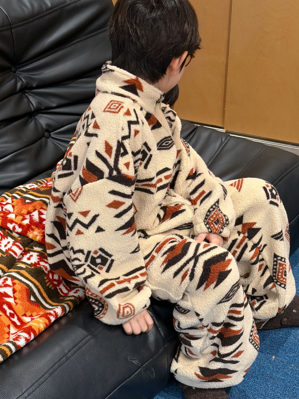 Two-piece flannel set featuring a tribal and geometric print, full zip-up, stand-up collar, and fleece. [mh0011860]