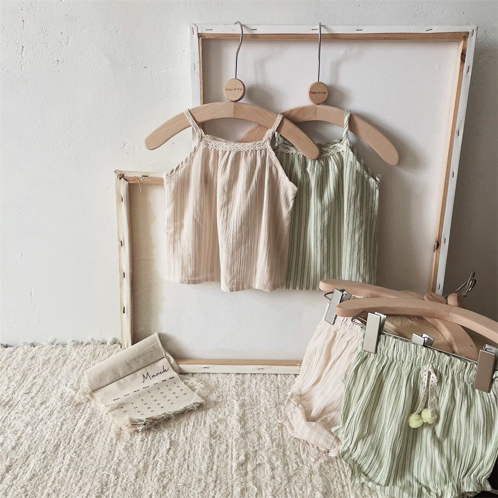 Conjunto de camisola y short de bebé con rayas, encaje y volantes [mh0001840]