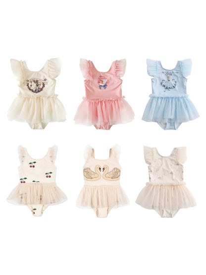 プリント入りチュールのワンピース水着（複数カラー）と帽子のセット