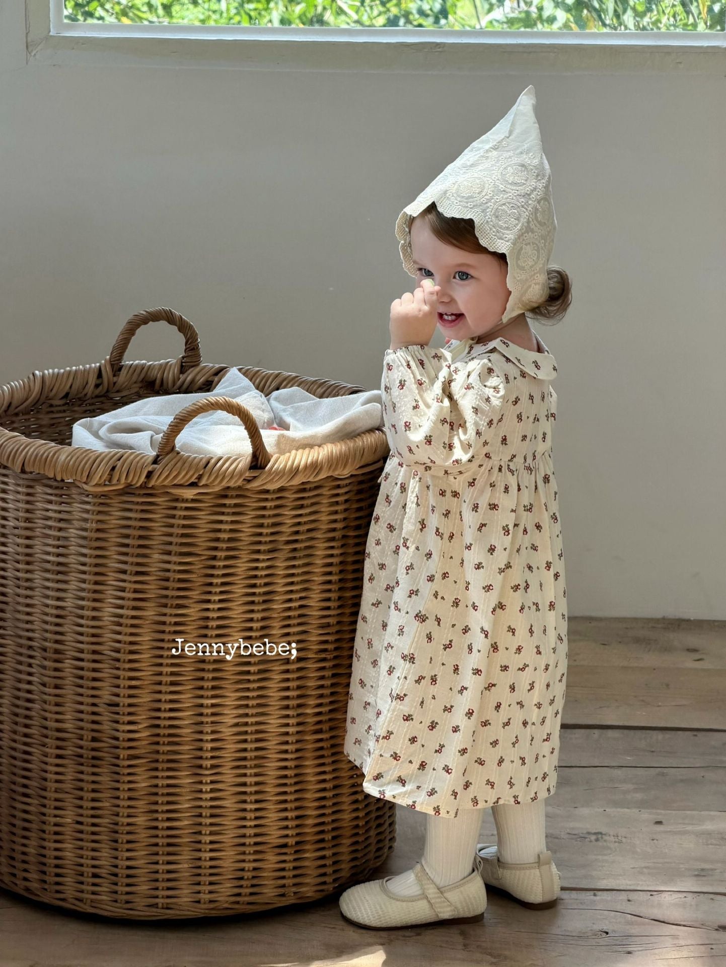 Kids Floral Lace Collar Long Sleeve Smocked Embroidery Flare Silhouette Dress [mh0013894]