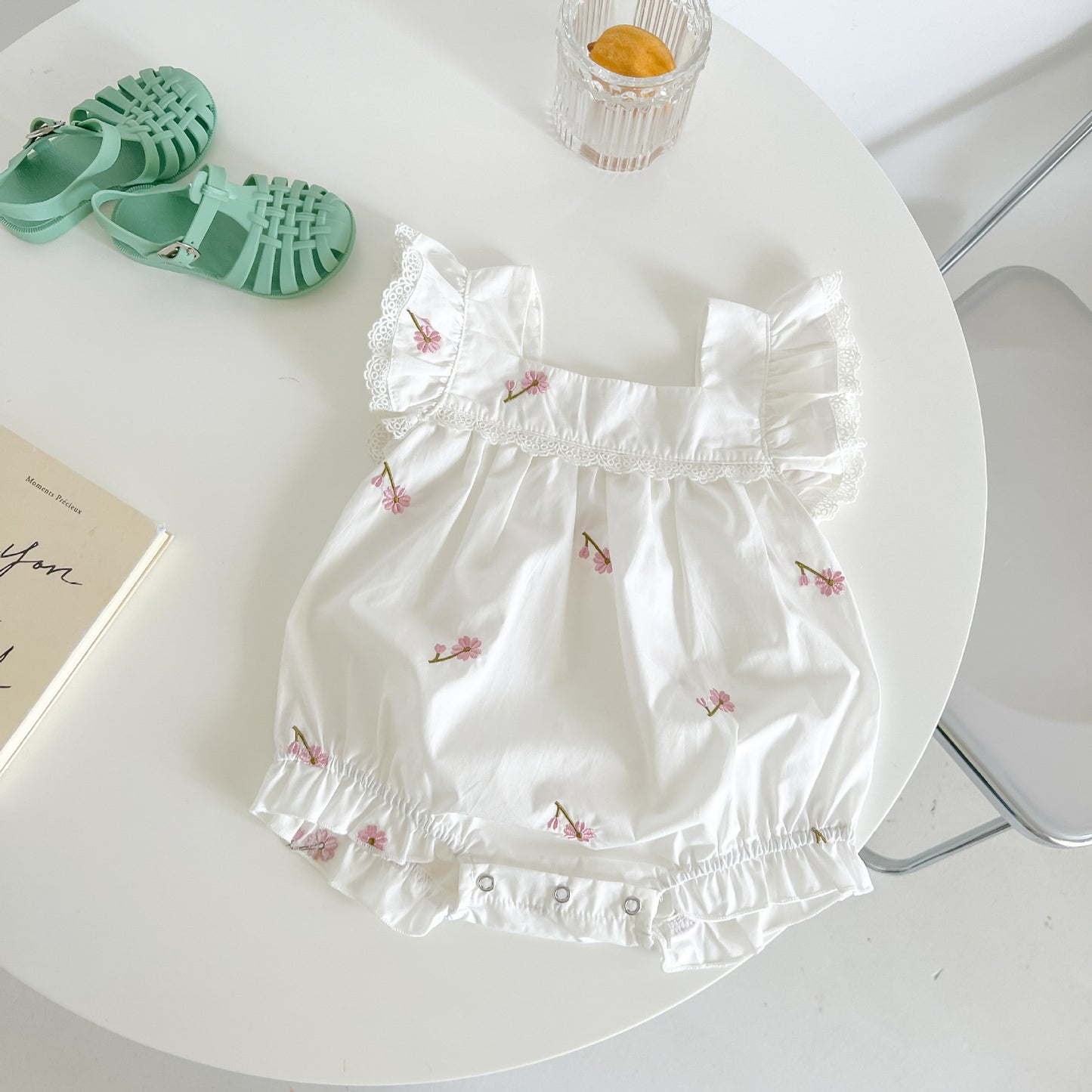 Mameluco de bebé con bordado floral y mangas con volantes 【mh0001865】