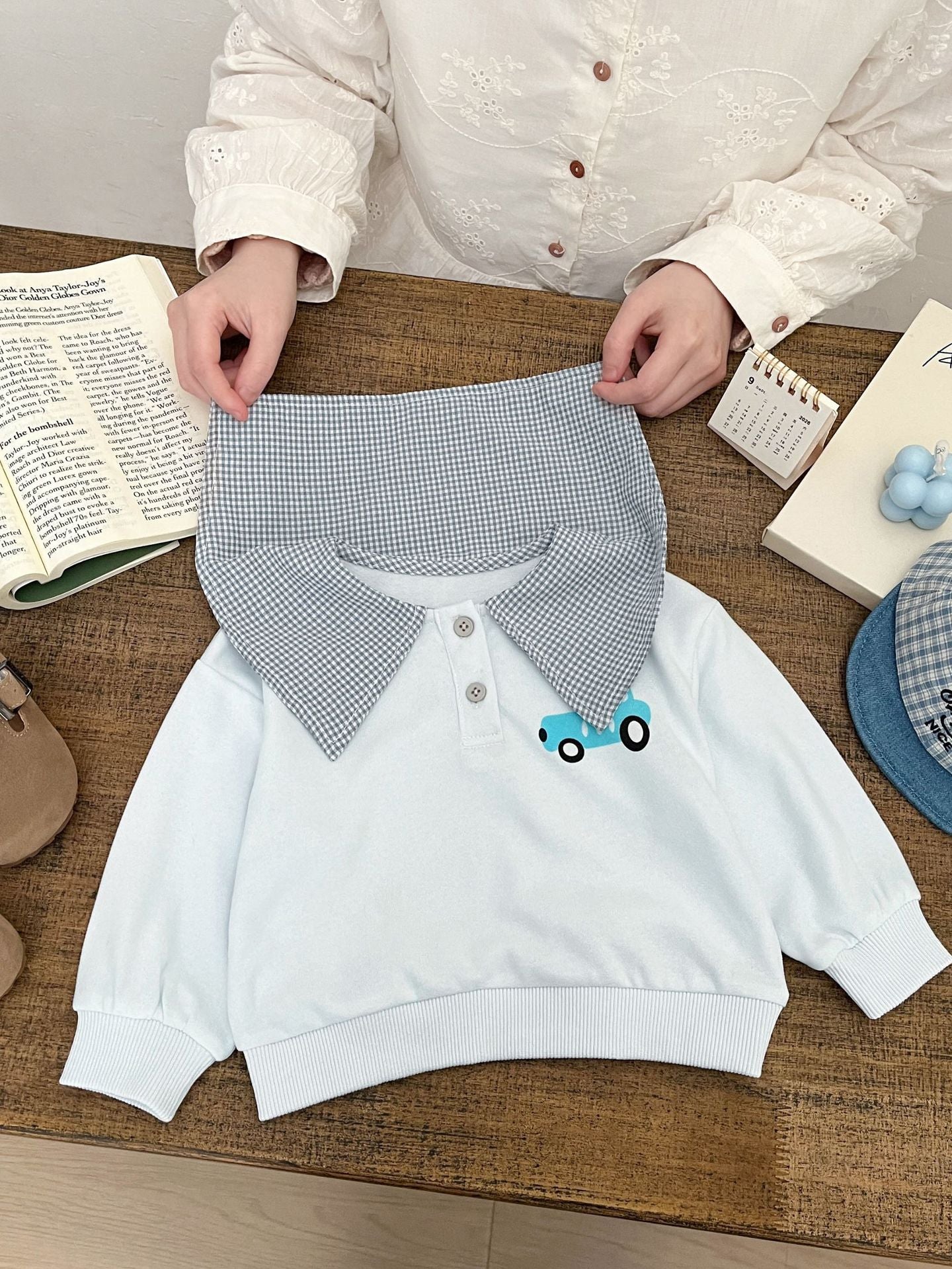 Sudadera con cuello, bordado, botones a presión y estampado de coches, de algodón, para bebé y niño, de manga larga【mh0013995】
