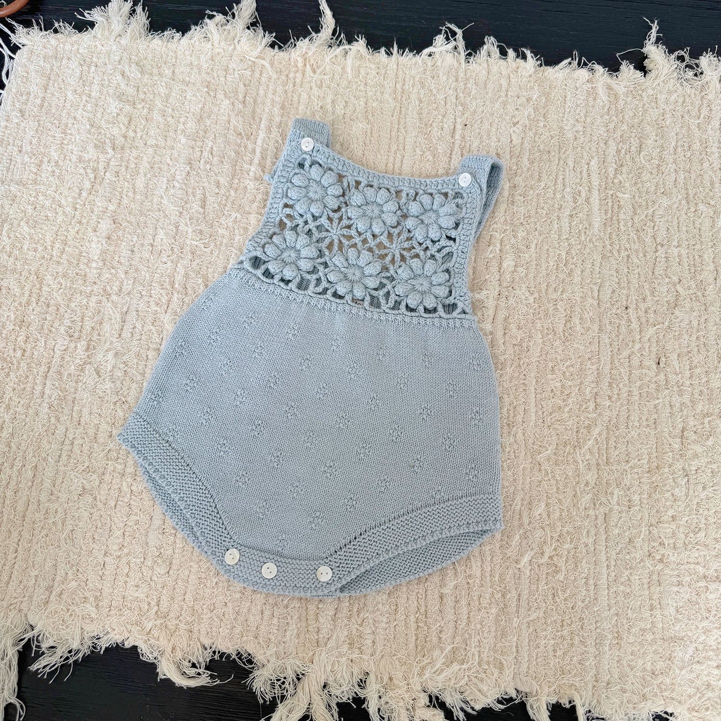 -透かし編みレースフラワーニットロンパース/ボンネット【mh0011143】 - mamahalo shop - ノースリーブロンパース -  べビー服 - 子供服 - 男の子 - 女の子