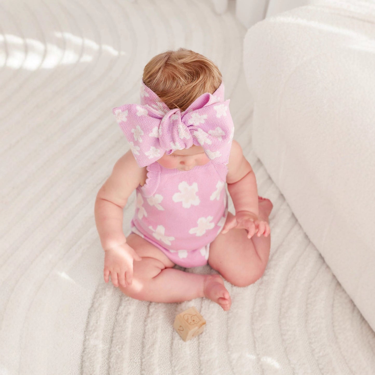 ノースリーブニットロンパース 花柄 ジャカードニット ボディスーツ ヘアバンド【mh0011857】