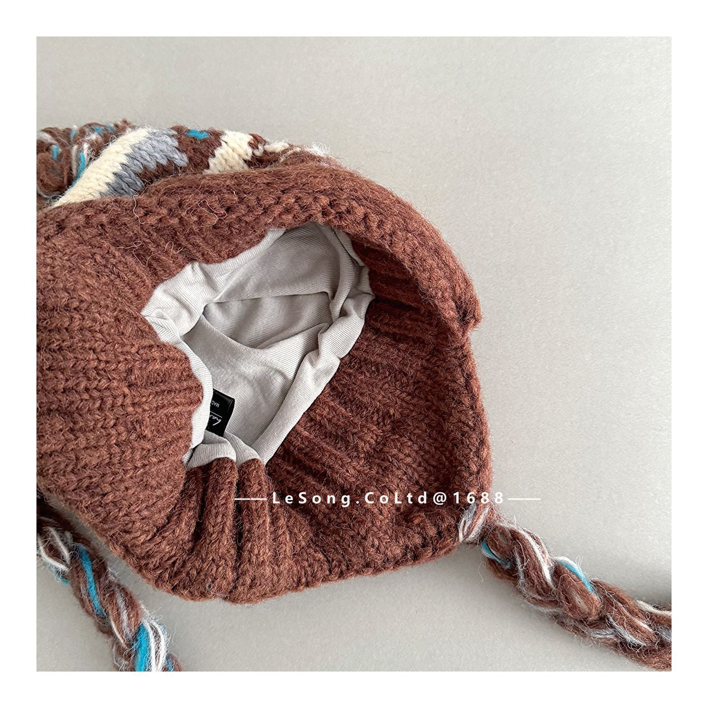 キッズ帽子 ジャカードニット ぽんぽん 耳当て付き 三つ編みコード【mh0011803】