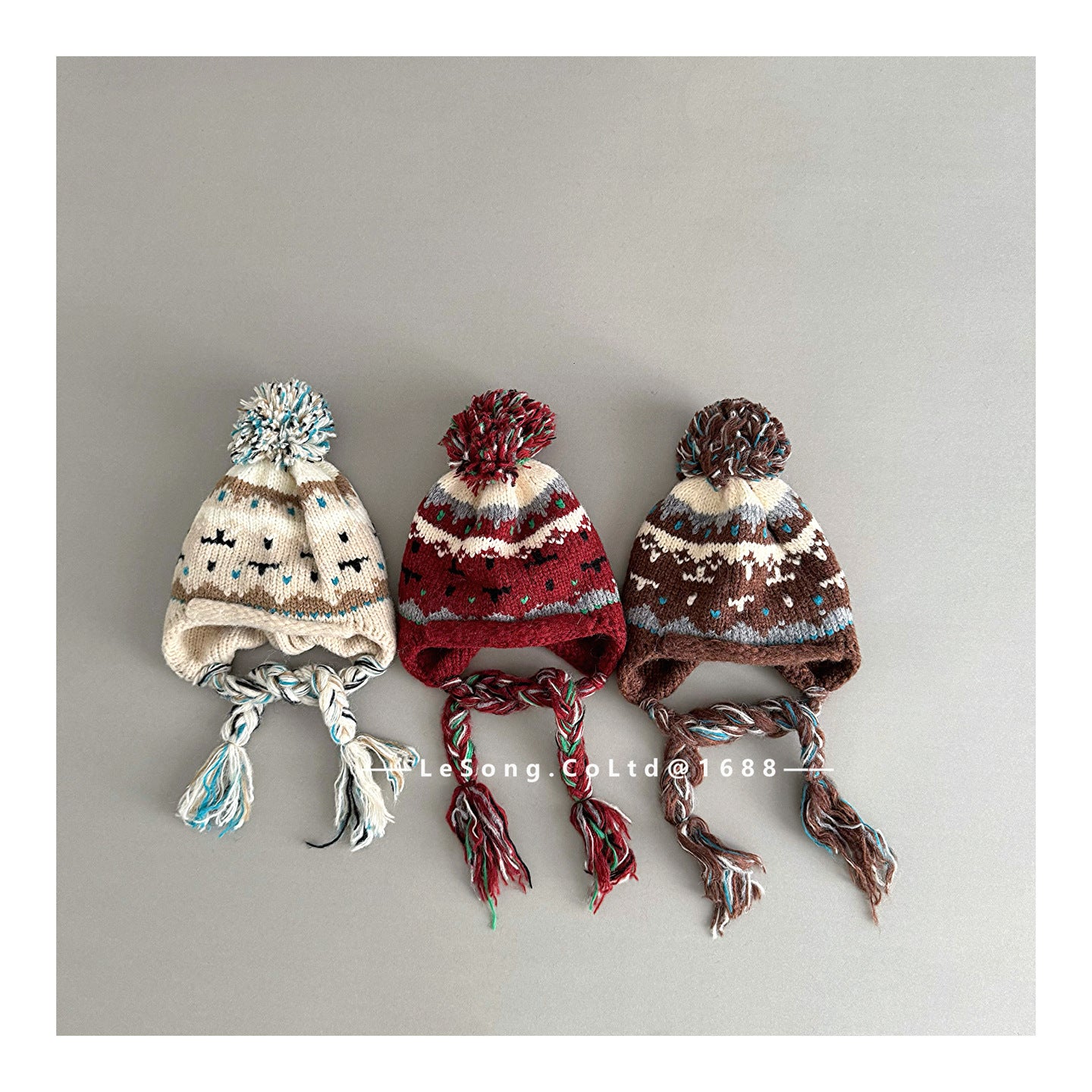 キッズ帽子 ジャカードニット ぽんぽん 耳当て付き 三つ編みコード【mh0011803】