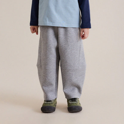 キッズ用スウェットパンツ（ライトグレー）ルーズなワイドレッグ、前面のポケットライン