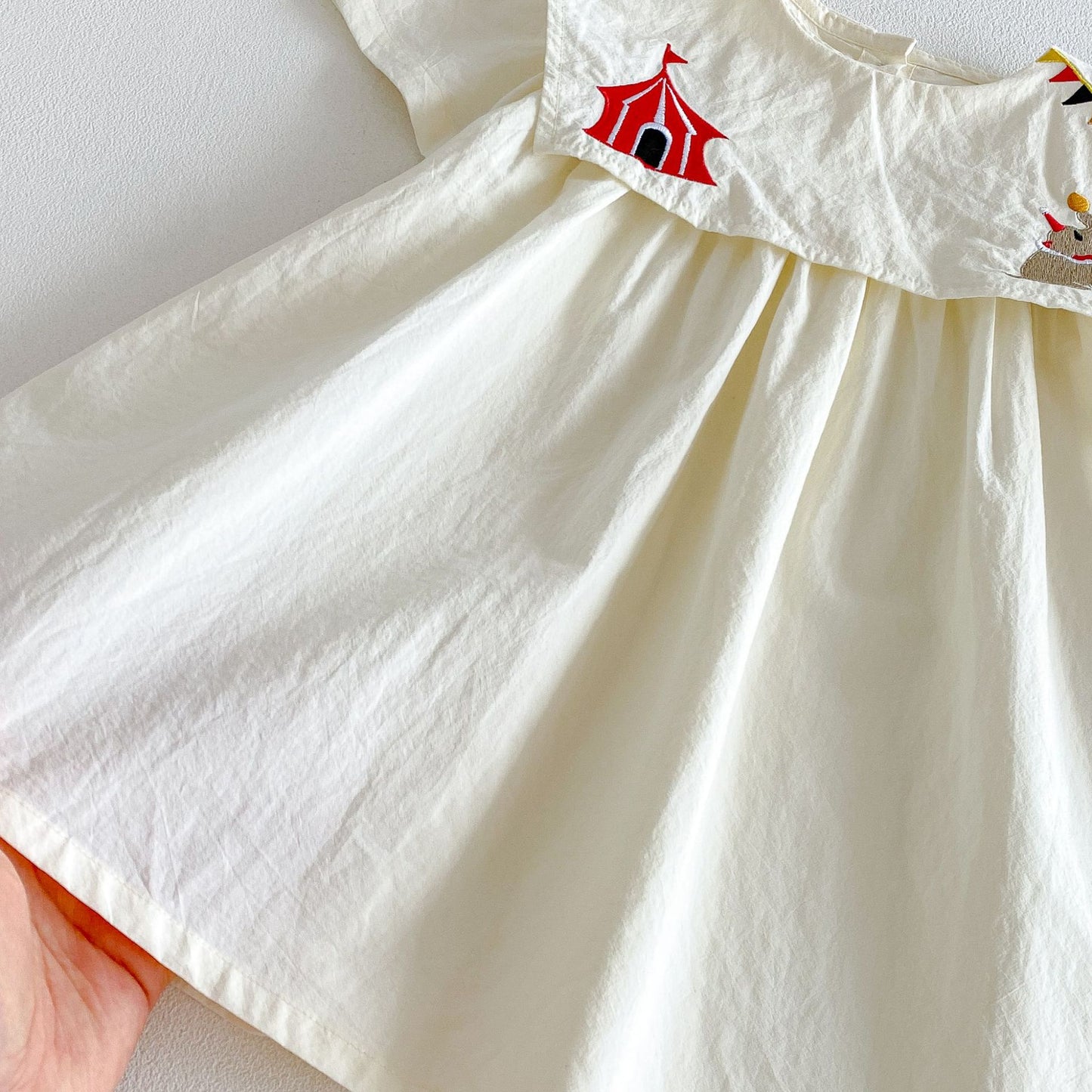 Sleeveless Ruffle Dress サーカス刺繍 ノースリーブロンパース 半袖ワンピース【mh0013430】