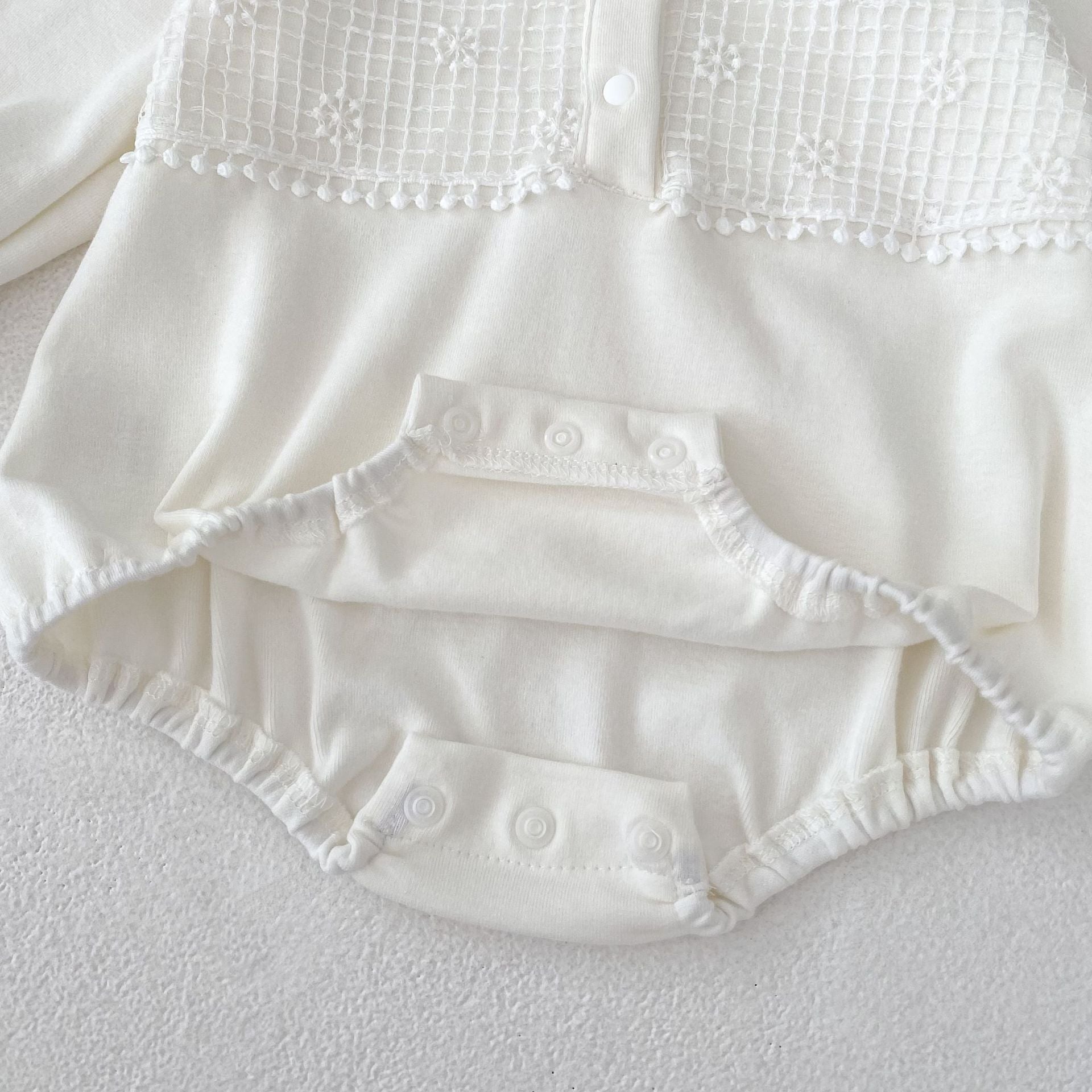 -刺繍切り替え襟付き長袖ロンパース【mh0010851】 - mamahalo shop - 長袖ロンパース -  べビー服 - 子供服 - 男の子 - 女の子