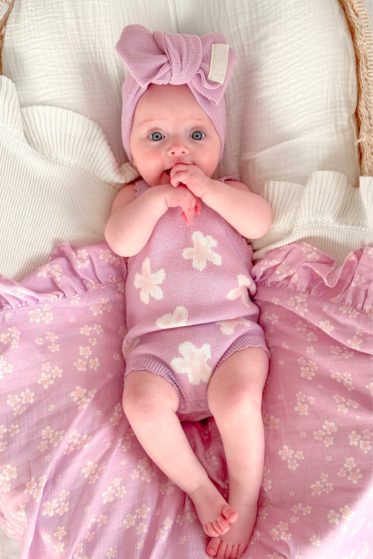 ノースリーブニットロンパース 花柄 ジャカードニット ボディスーツ ヘアバンド【mh0011857】