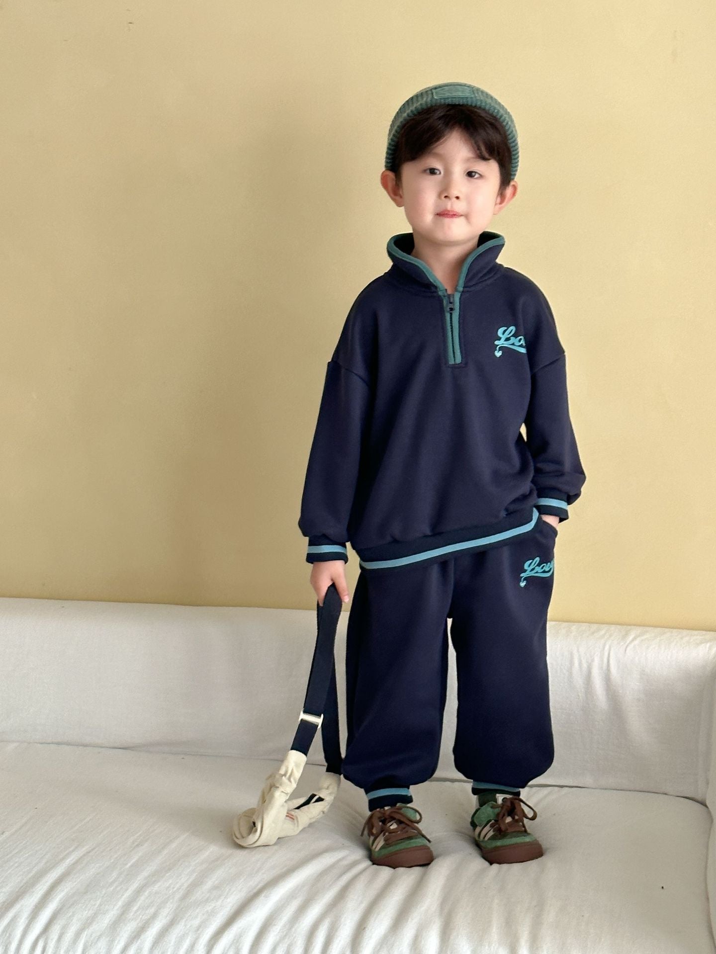 -LOVE刺繍ハーフジップスウェットセットアップ 2点セット【mh0011251】 - mamahalo shop - 長袖セットアップ -  べビー服 - 子供服 - 男の子 - 女の子