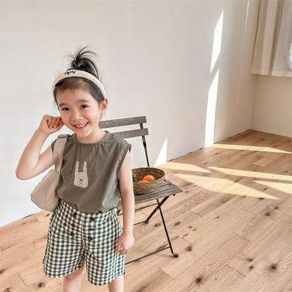 キッズ ノースリーブTシャツ（オリーブグリーン）うさぎアップリケ風プリント