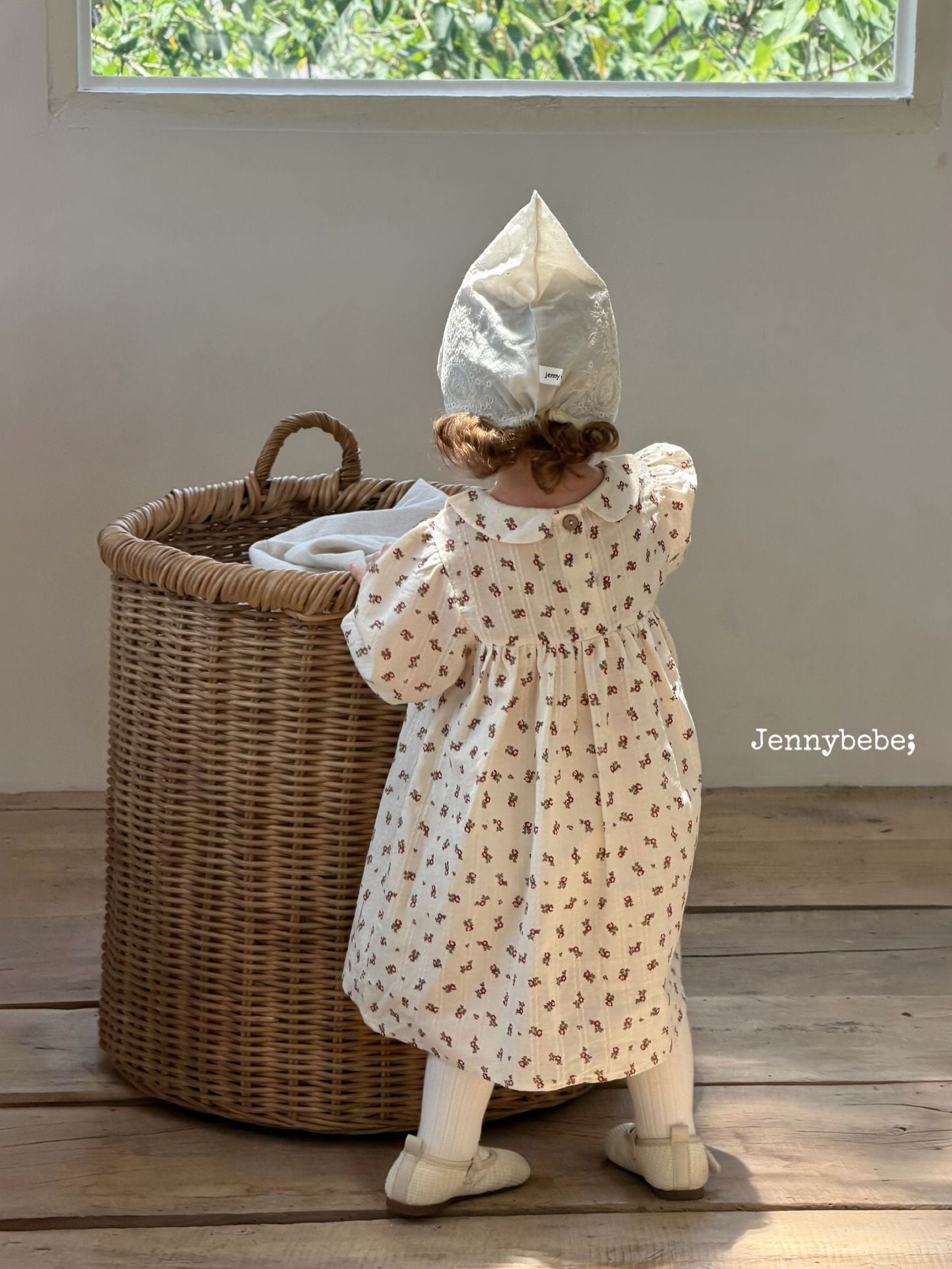 Kids Floral Lace Collar Long Sleeve Smocked Embroidery Flare Silhouette Dress [mh0013894]