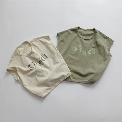 キッズ用ルーズタンクトップ ベージュとグリーンのレタリングプリント
