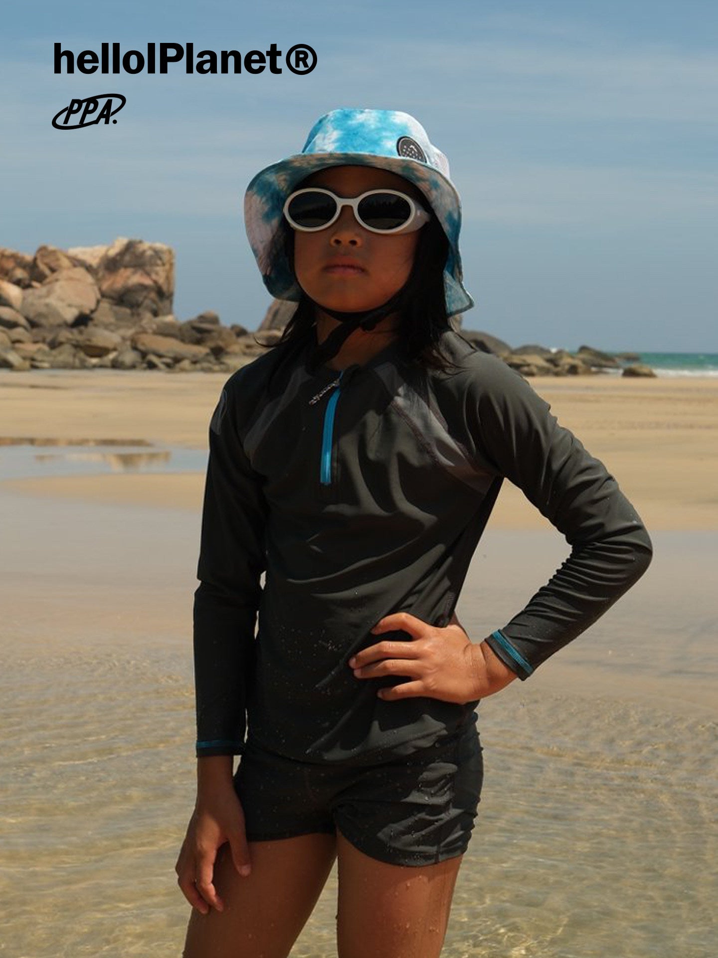 Sporty Front-Zip Rash Guard Swimsuit Set 長袖ラッシュガード ショートパンツ 水着【mh0013625】