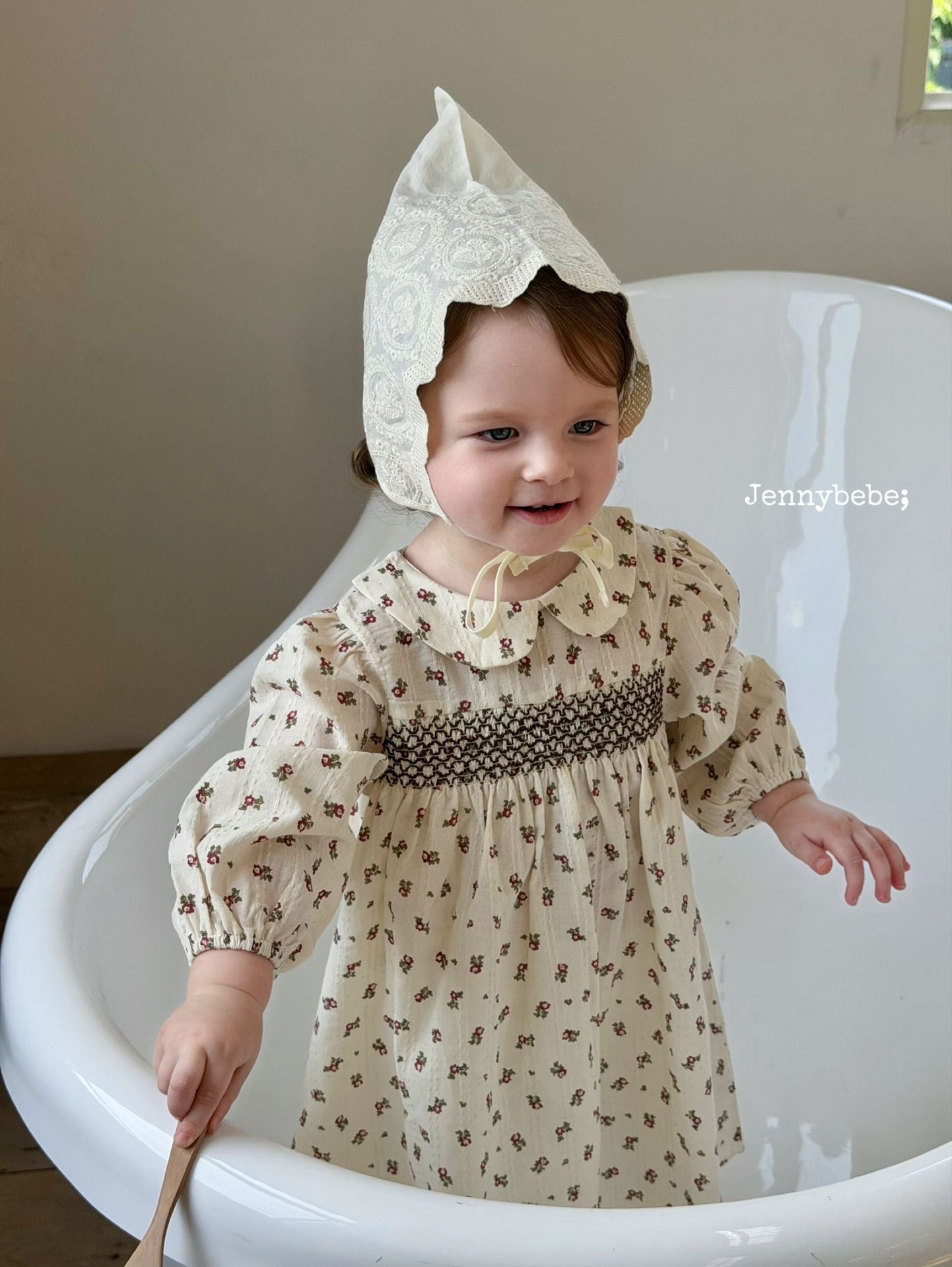 Kids Floral Lace Collar Long Sleeve Smocked Embroidery Flare Silhouette Dress [mh0013894]