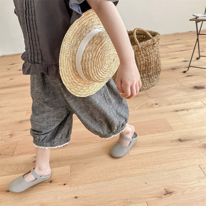 キッズの裾レース付きルーズパンツ（グレー）バルーンシルエット、クロップド丈