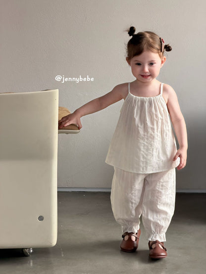 子ども用コットンキャミソールパンツセット（白）フリルとゆったりパンツ