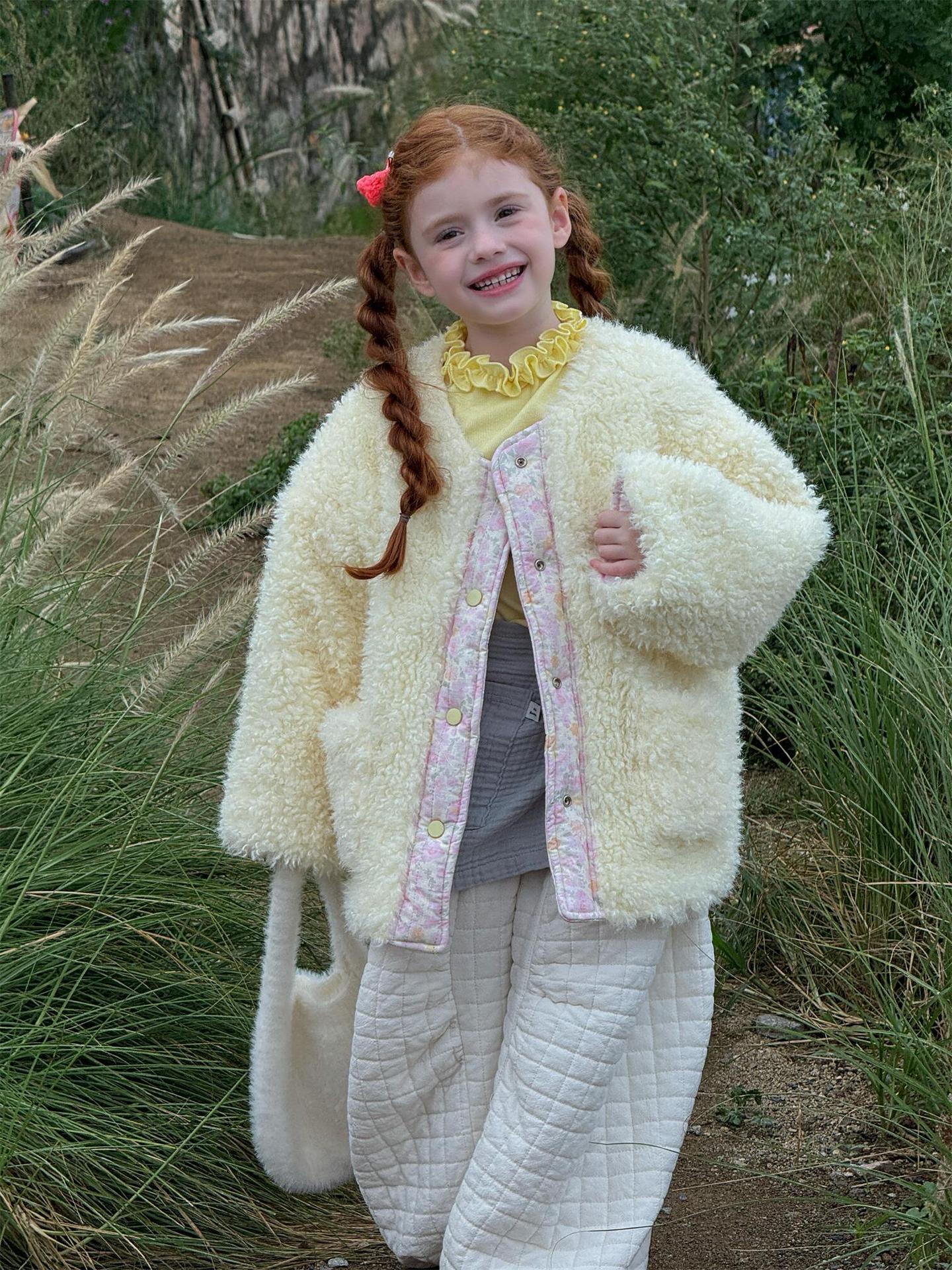 Fluffy reversible boa jacket with floral print and padded lining [mh0011743]