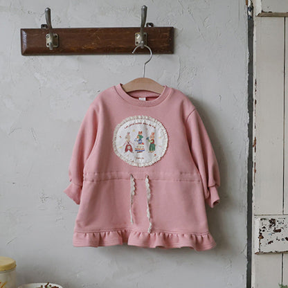 キッズ用スウェットワンピース（うさぎプリント、裾フリル、前紐）ピンク