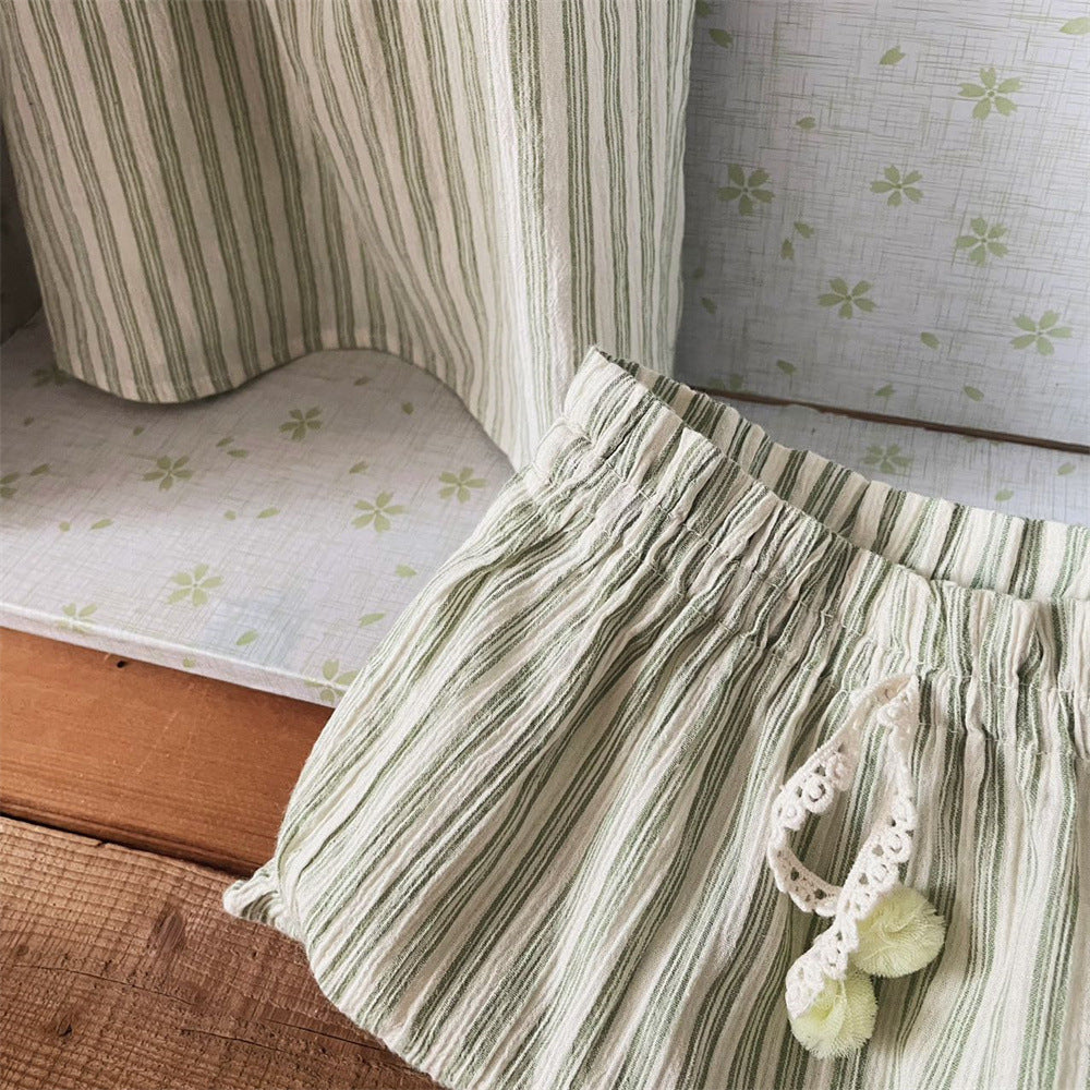 Conjunto de camisola y short de bebé con rayas, encaje y volantes [mh0001840]