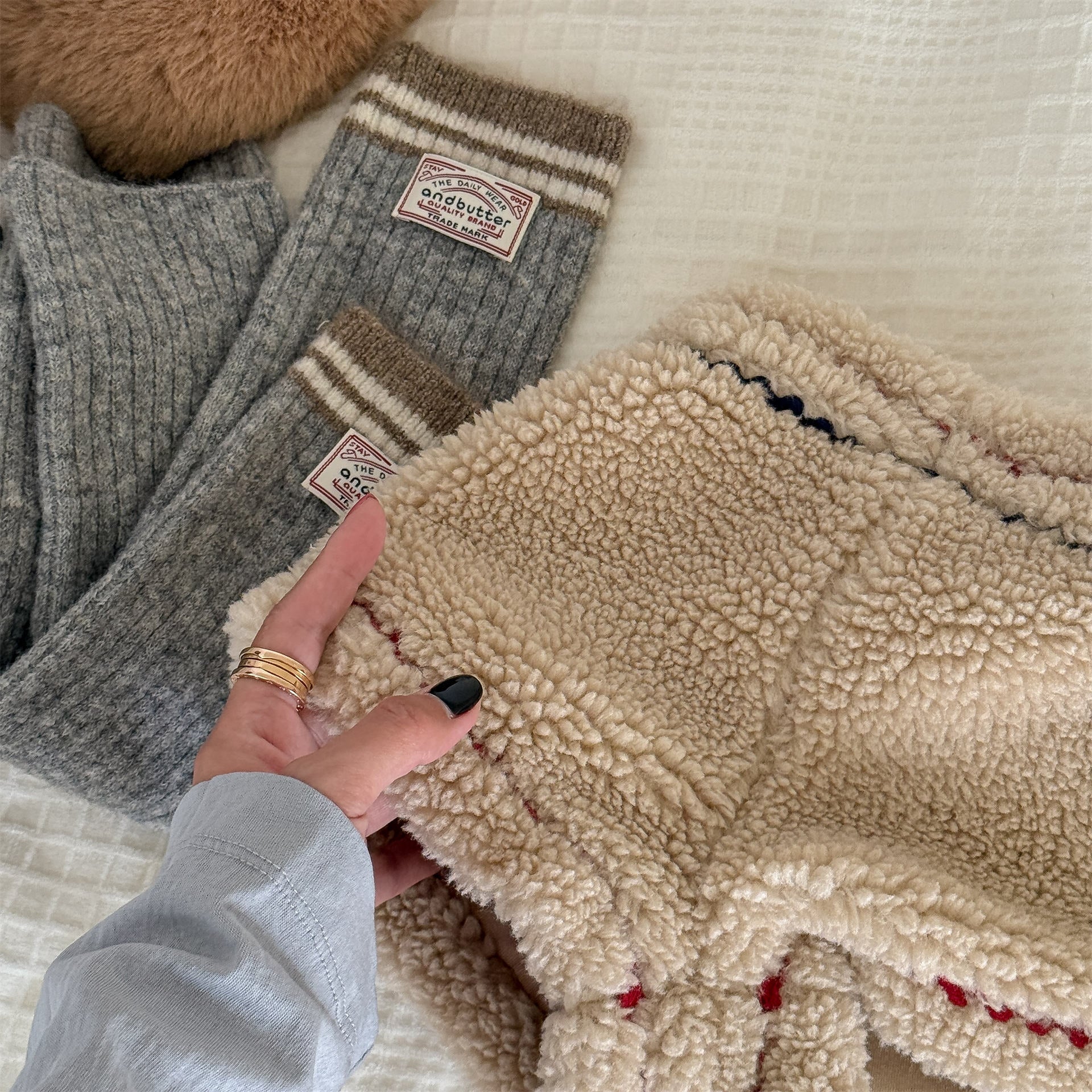 -ボアショートパンツカラーステッチもこもこあったかボトムス【mh0010910】 - mamahalo shop - ハーフパンツ・ショートパンツ -  べビー服 - 子供服 - 男の子 - 女の子