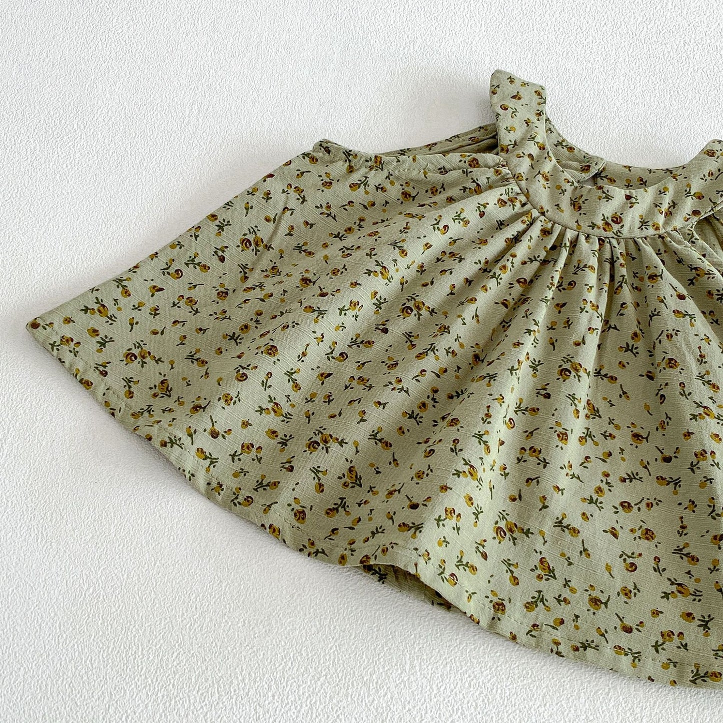 Conjunto de top halter con estampado floral y shorts de flores pequeñas sin mangas [mh0013423]
