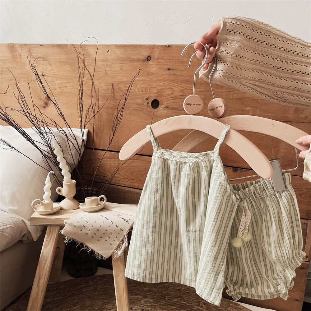Conjunto de camisola y short de bebé con rayas, encaje y volantes [mh0001840]