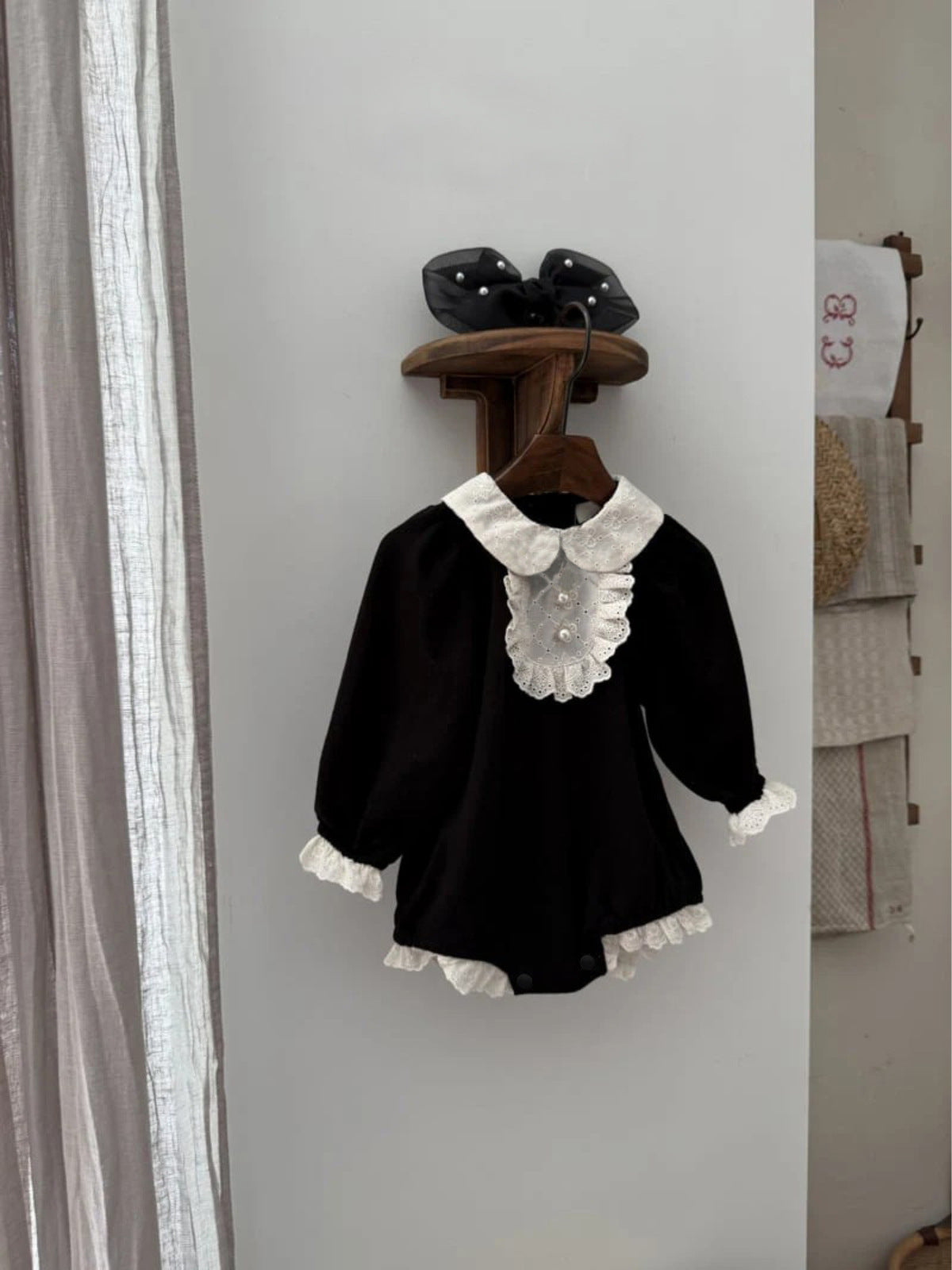 Baby Lace Collar Pearl Button Long Sleeve Romper [mh0013881]