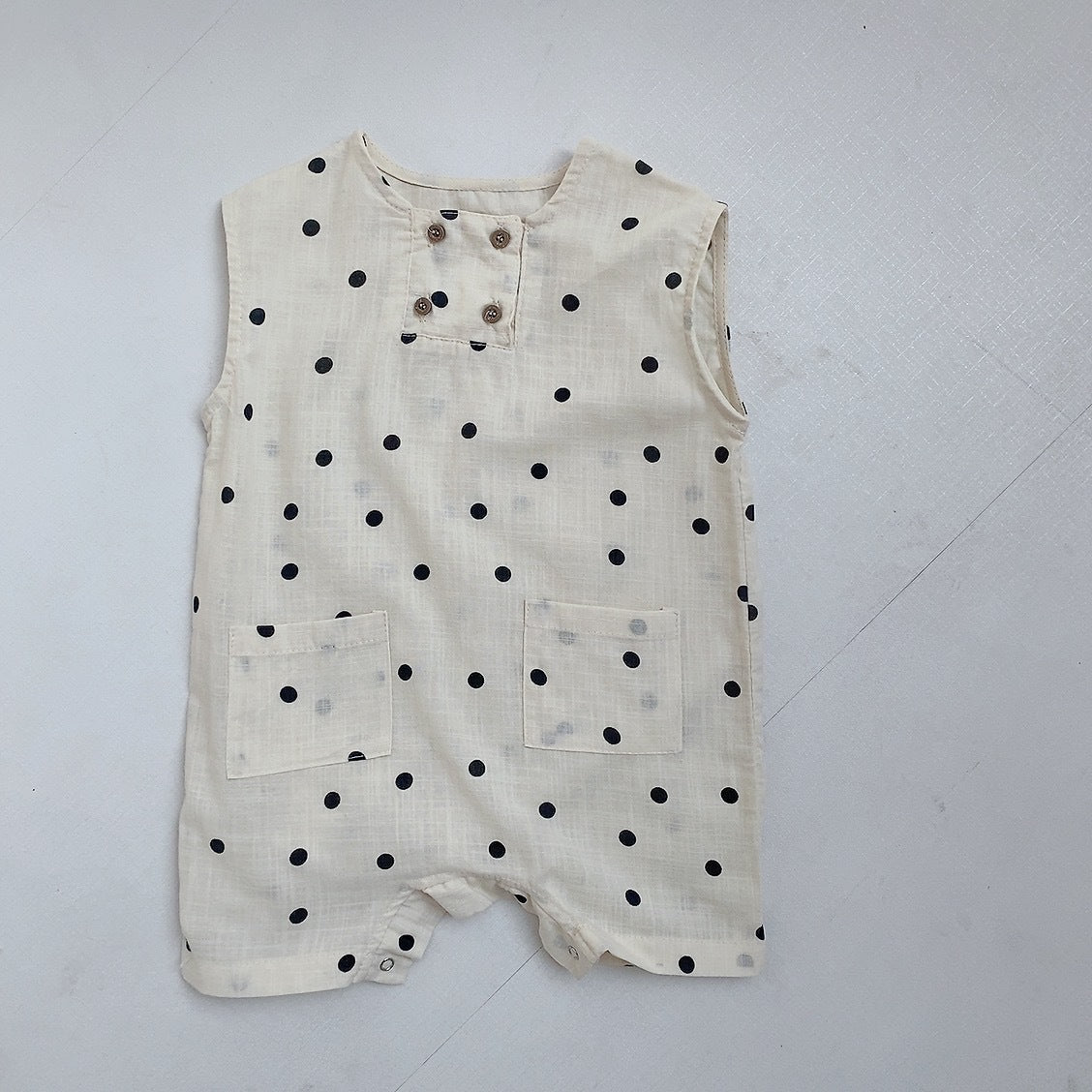 -ベビーロンパース ショートスリーブジャンプスーツ 水玉ドットプリント 2カラー【mh0004998】 - mamahalo shop - ノースリーブロンパース -  べビー服 - 子供服 - 男の子 - 女の子