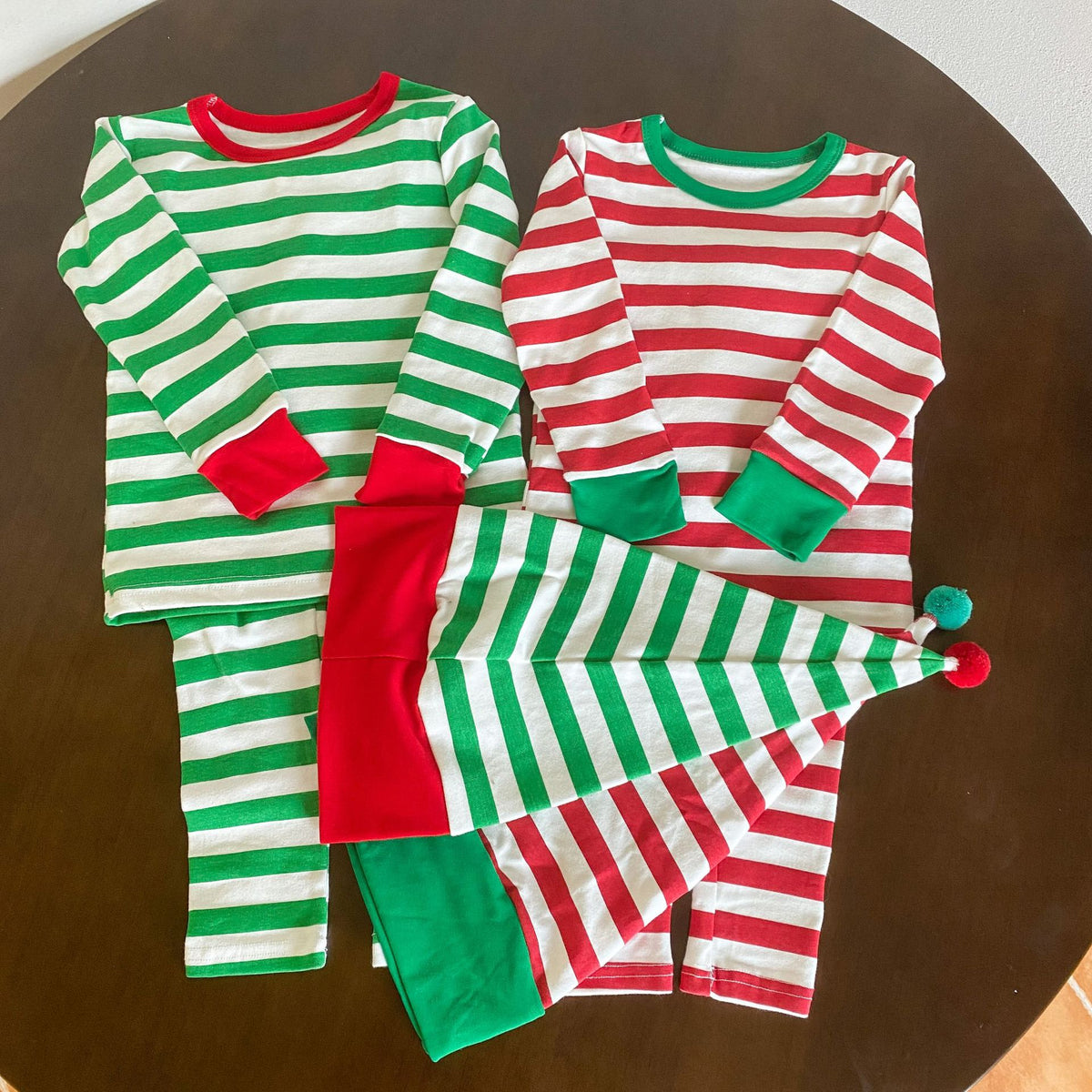 Kids' striped long-sleeve T-shirt, easy-fit long pants, and pom-pom motif cap: 3-piece set【mh0008100】