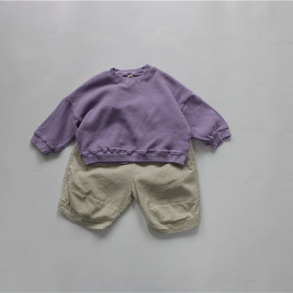 キッズ用ルーズTシャツ、パープルの長袖クルーネックとゆったりシルエット