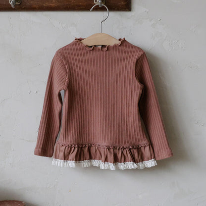 キッズ用長袖リブTシャツ（くすみローズ）メロウネック、裾フリルレース