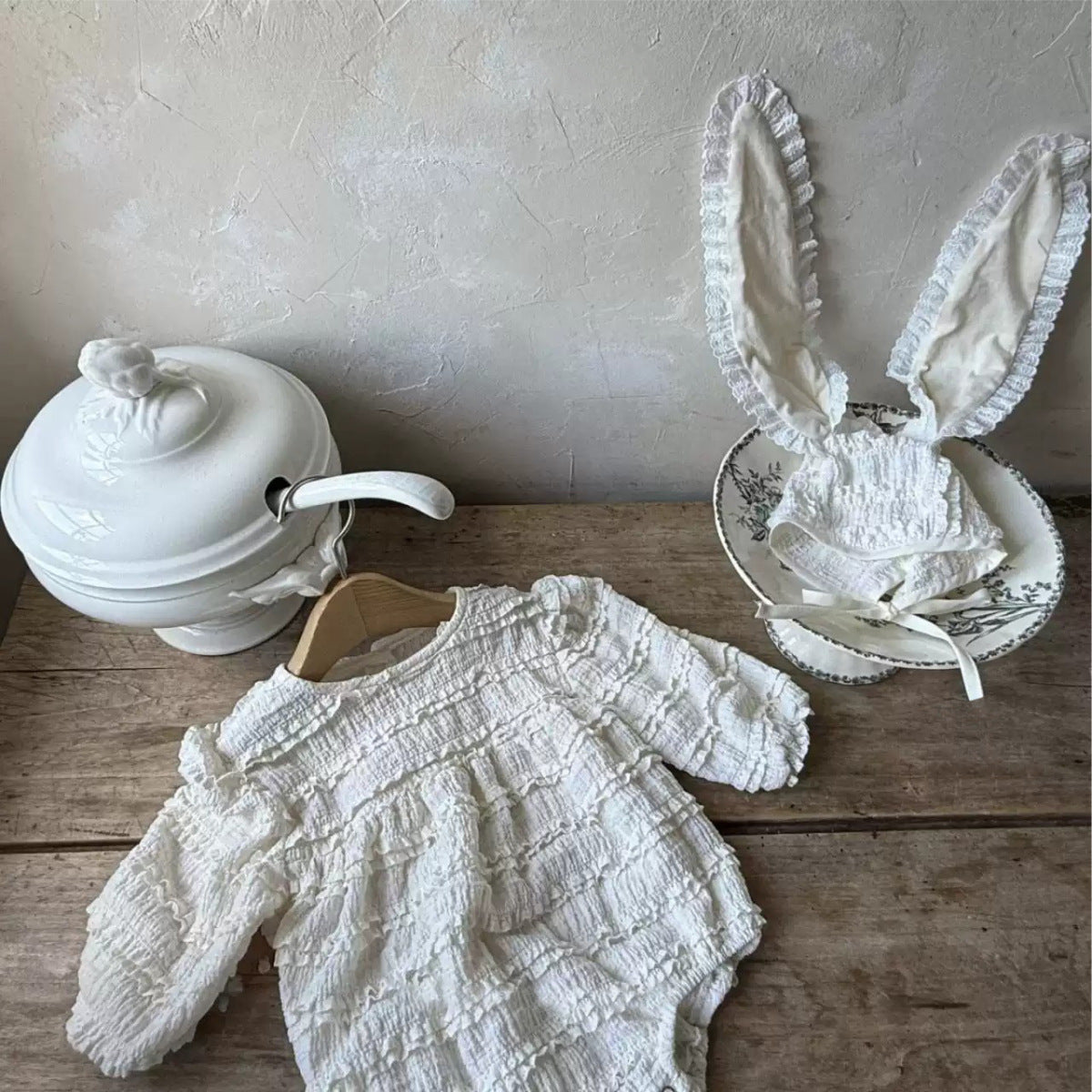 Baby Long Sleeve Romper with Ruffles, Bunny Ear Bonnet Set【mh0013880】