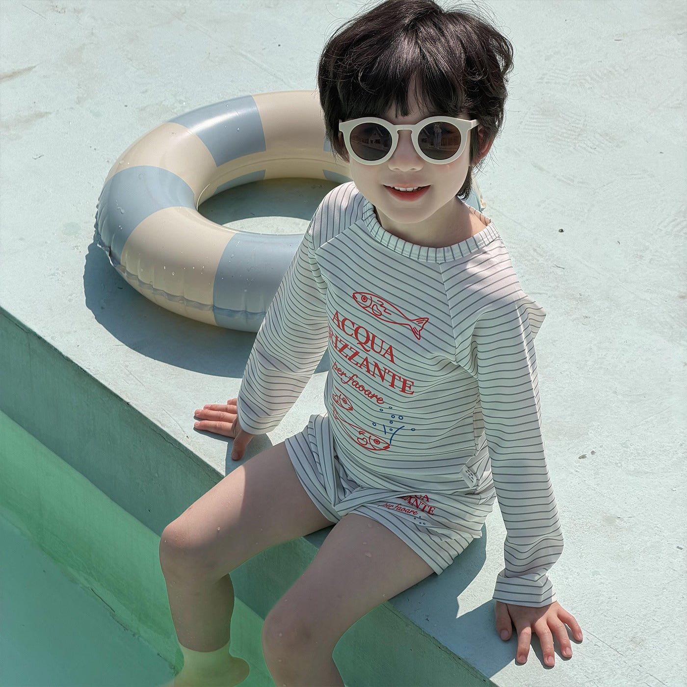 Striped Surfing Swimsuit 長袖ラッシュガード ショートパンツ 水着セット【mh0013324】
