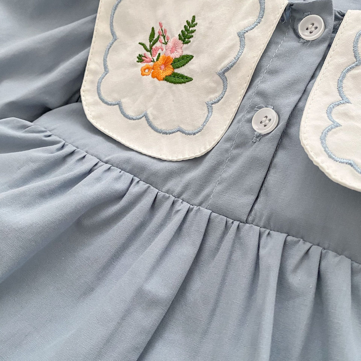 ベビー フラワー刺繍 ラッフル フリル襟 長袖ロンパース【mh0000909】