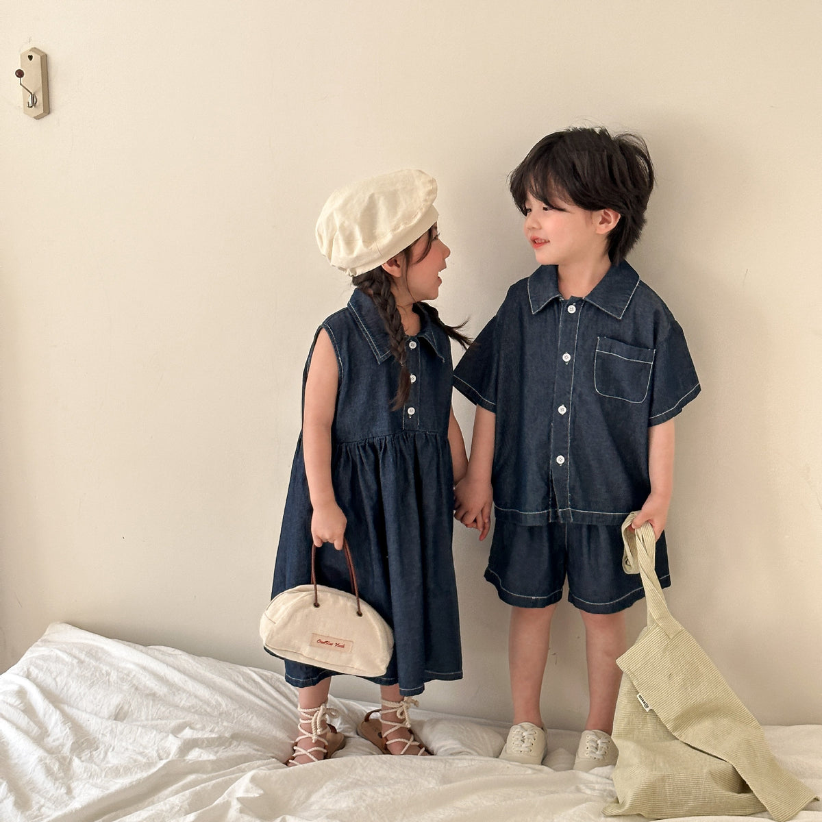 キッズ用デニムワンピース＆半袖セットアップ（シャツ&ショートパンツ）