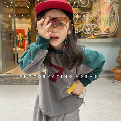 -ナンバーワッペン星柄フリーストレーナー【mh0010909】 - mamahalo shop - トレーナー・フーディ -  べビー服 - 子供服 - 男の子 - 女の子