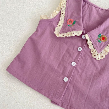 パープルのノースリーブシャツ。レース襟とフラワー刺繍、前ボタン